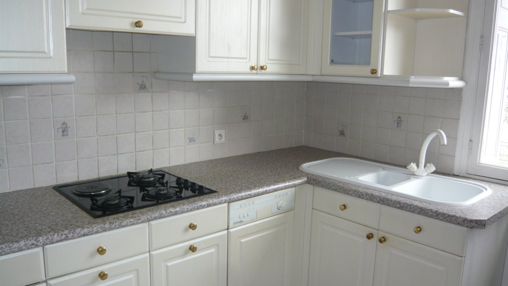APPARTEMENT T4 A LOUER - ST ETIENNE - 68.6 m2 - 660 &euro; charges comprises par mois