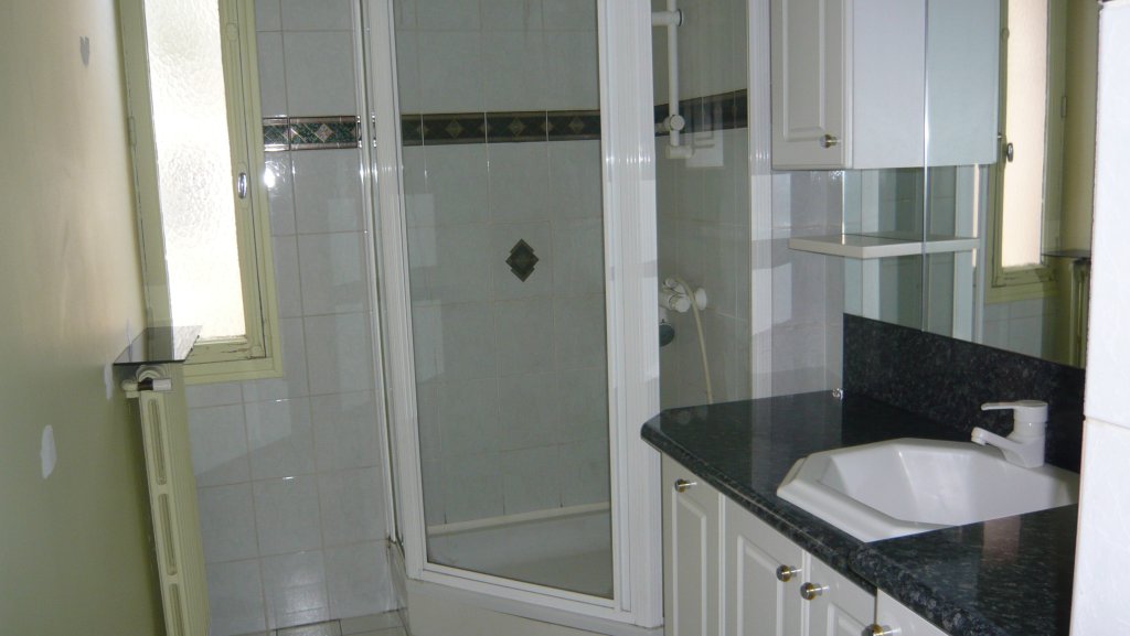 APPARTEMENT T4 A LOUER - ST ETIENNE - 68.6 m2 - 660 &euro; charges comprises par mois