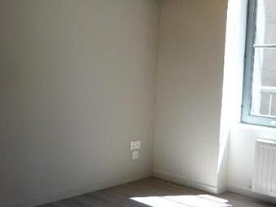 APPARTEMENT T4 A LOUER - ST ETIENNE - 86.08 m2 - 740 € charges comprises par mois