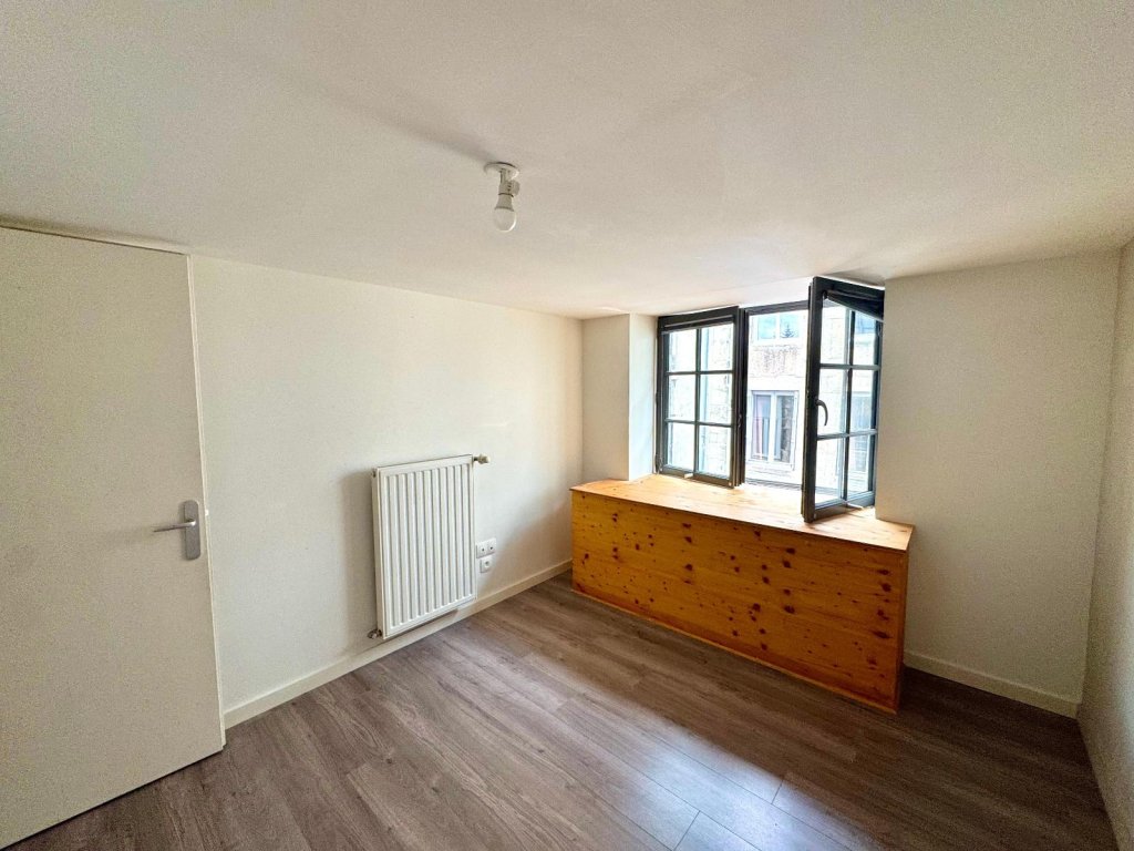 APPARTEMENT T4 A LOUER - ST ETIENNE - 86.08 m2 - 740 &euro; charges comprises par mois