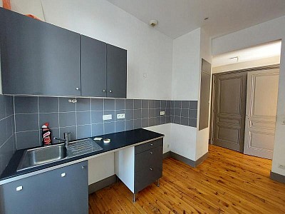 APPARTEMENT T4 A LOUER - ST ETIENNE - 80.34 m2 - 655 € charges comprises par mois