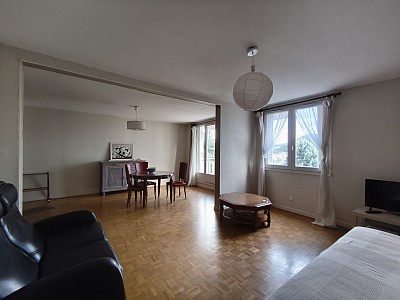 APPARTEMENT T4 A LOUER - ST ETIENNE - 81.98 m2 - 715 € charges comprises par mois