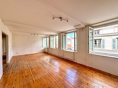 APPARTEMENT T4 A LOUER - ST ETIENNE - 126 m2 - 830 € charges comprises par mois