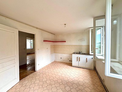 APPARTEMENT T4 A LOUER - ST ETIENNE - 126 m2 - 830 € charges comprises par mois