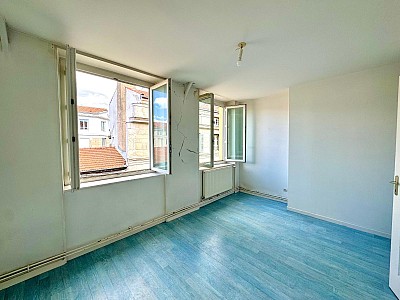 APPARTEMENT T4 A LOUER - ST ETIENNE - 126 m2 - 830 € charges comprises par mois
