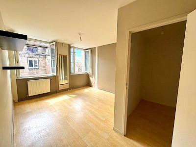 APPARTEMENT T4 A LOUER - ST ETIENNE - 126 m2 - 830 € charges comprises par mois