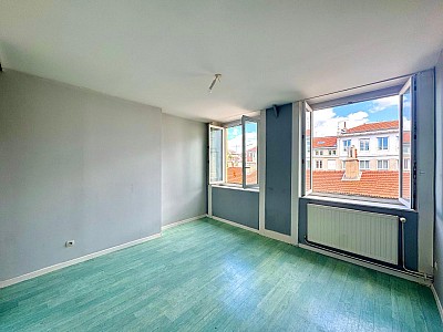 APPARTEMENT T4 A LOUER - ST ETIENNE - 126 m2 - 830 € charges comprises par mois