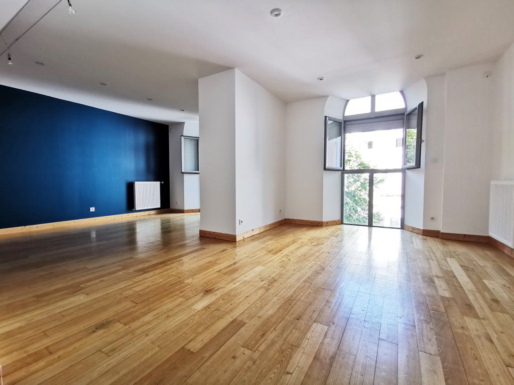APPARTEMENT T4 A LOUER - ST ETIENNE - 96.89 m2 - 915 &euro; charges comprises par mois