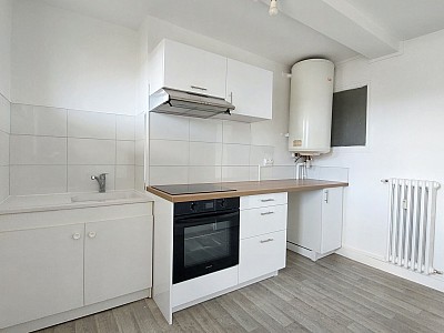 APPARTEMENT T4 A LOUER - ST ETIENNE - 63.92 m2 - 600 &euro; charges comprises par mois