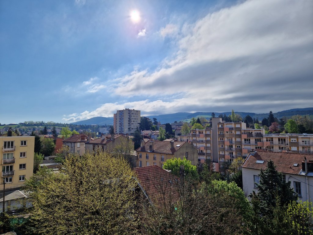APPARTEMENT T4 A LOUER - ST ETIENNE - 63.92 m2 - 600 &euro; charges comprises par mois