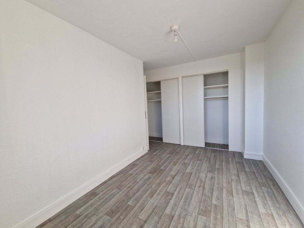 APPARTEMENT T4 A LOUER - ST ETIENNE - 63.92 m2 - 600 &euro; charges comprises par mois