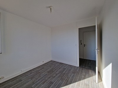 APPARTEMENT T4 A LOUER - ST ETIENNE - 63.92 m2 - 600 &euro; charges comprises par mois