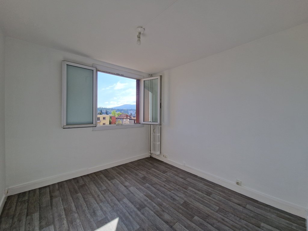 APPARTEMENT T4 A LOUER - ST ETIENNE - 63.92 m2 - 600 &euro; charges comprises par mois