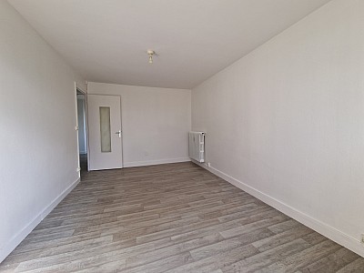 APPARTEMENT T4 A LOUER - ST ETIENNE - 63.92 m2 - 600 &euro; charges comprises par mois