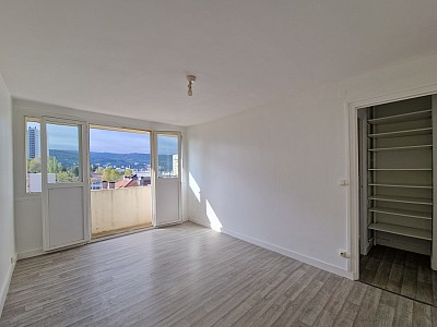 APPARTEMENT T4 A LOUER - ST ETIENNE - 63.92 m2 - 600 &euro; charges comprises par mois
