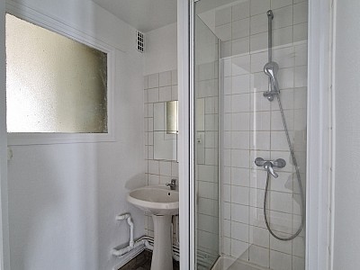 APPARTEMENT T4 A LOUER - ST ETIENNE - 63.92 m2 - 600 &euro; charges comprises par mois