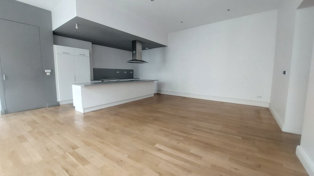 APPARTEMENT T4 A LOUER - ST ETIENNE - 100.7 m2 - 830 &euro; charges comprises par mois