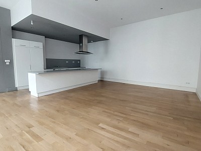APPARTEMENT T4 A LOUER - ST ETIENNE - 100.7 m2 - 830 € charges comprises par mois