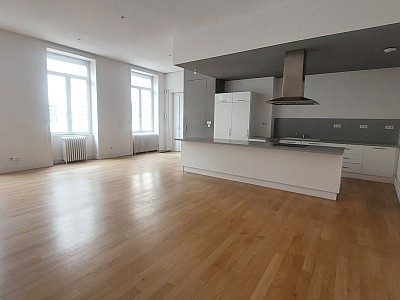 APPARTEMENT T4 A LOUER - ST ETIENNE - 100.7 m2 - 830 € charges comprises par mois