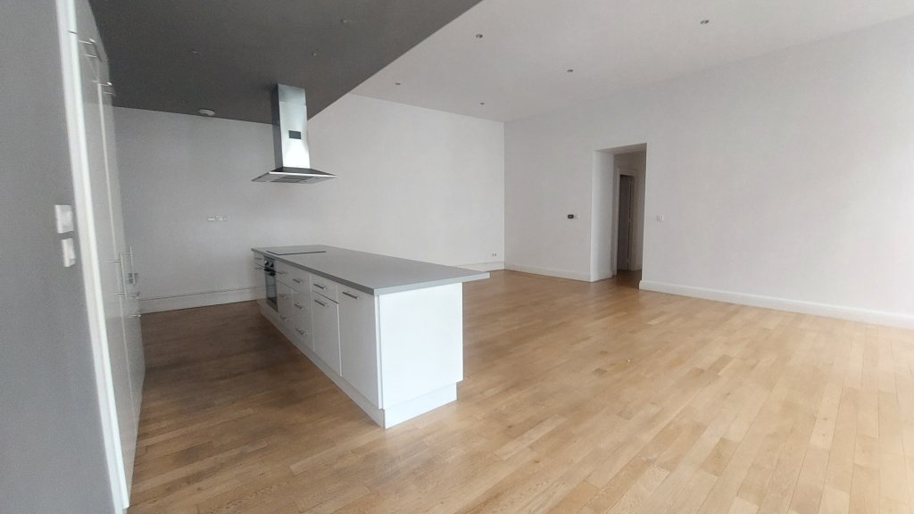 APPARTEMENT T4 A LOUER - ST ETIENNE - 100.7 m2 - 830 &euro; charges comprises par mois