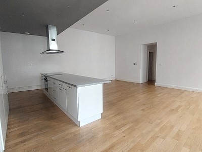 APPARTEMENT T4 A LOUER - ST ETIENNE - 100.7 m2 - 830 € charges comprises par mois