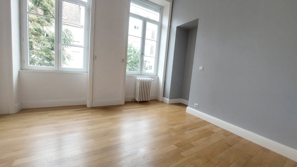APPARTEMENT T4 A LOUER - ST ETIENNE - 100.7 m2 - 830 &euro; charges comprises par mois