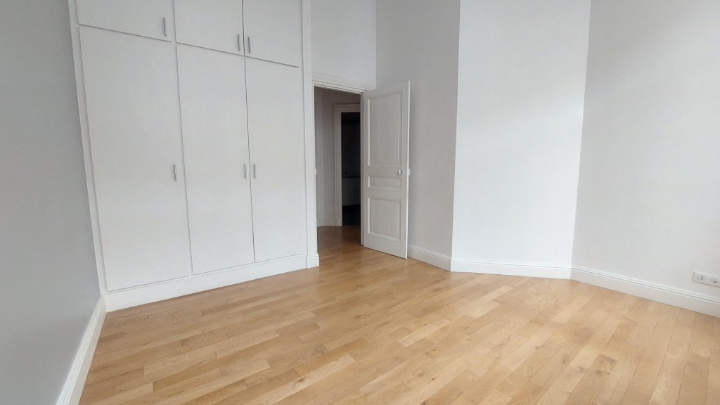 APPARTEMENT T4 A LOUER - ST ETIENNE - 100.7 m2 - 830 &euro; charges comprises par mois
