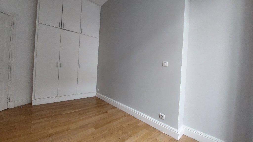 APPARTEMENT T4 A LOUER - ST ETIENNE - 100.7 m2 - 830 &euro; charges comprises par mois
