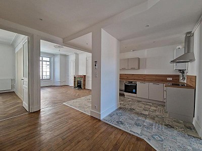 APPARTEMENT T4 A LOUER - ST ETIENNE - 84.57 m2 - 925 € charges comprises par mois
