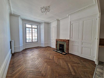 APPARTEMENT T4 A LOUER - ST ETIENNE - 84.57 m2 - 925 € charges comprises par mois
