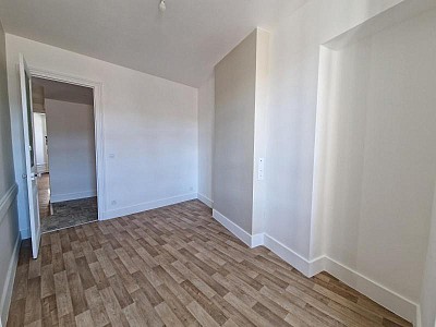 APPARTEMENT T4 A LOUER - ST ETIENNE - 84.57 m2 - 925 € charges comprises par mois