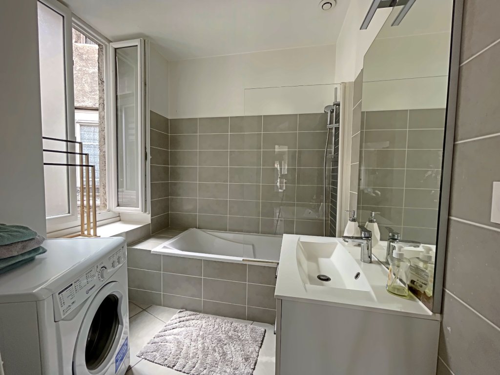 Appartement F4 A VENDRE - ST ETIENNE Chateaucreux - 92.24 m2 - 113 000 &euro;