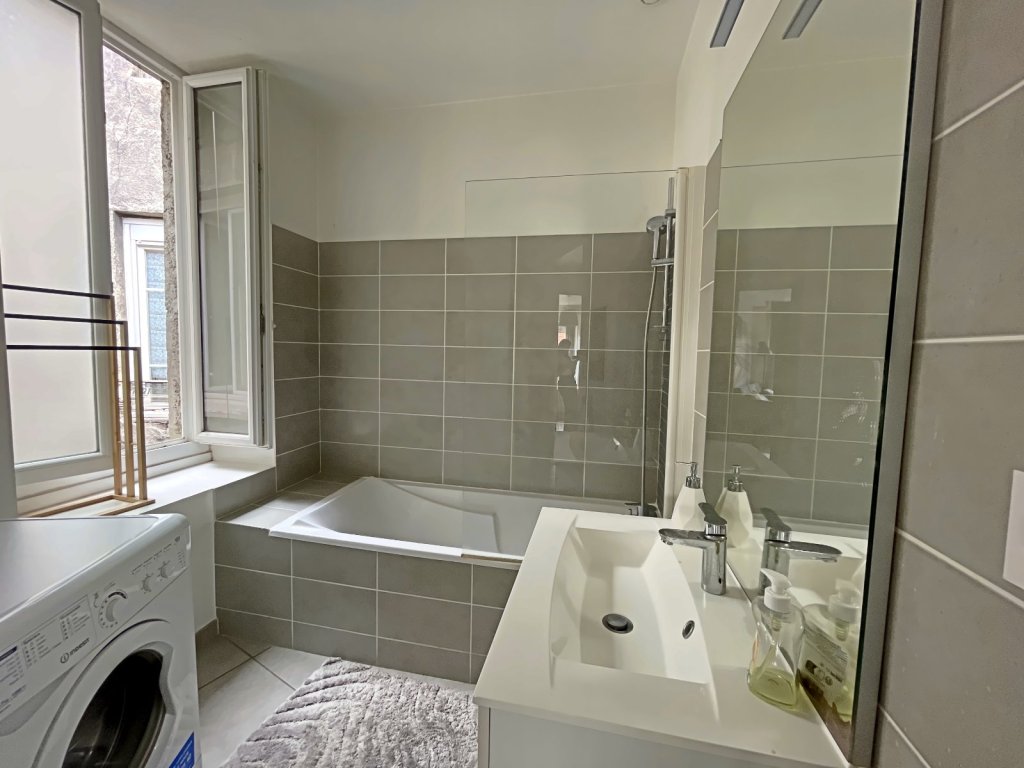 Appartement F4 A VENDRE - ST ETIENNE Chateaucreux - 92.24 m2 - 113 000 &euro;