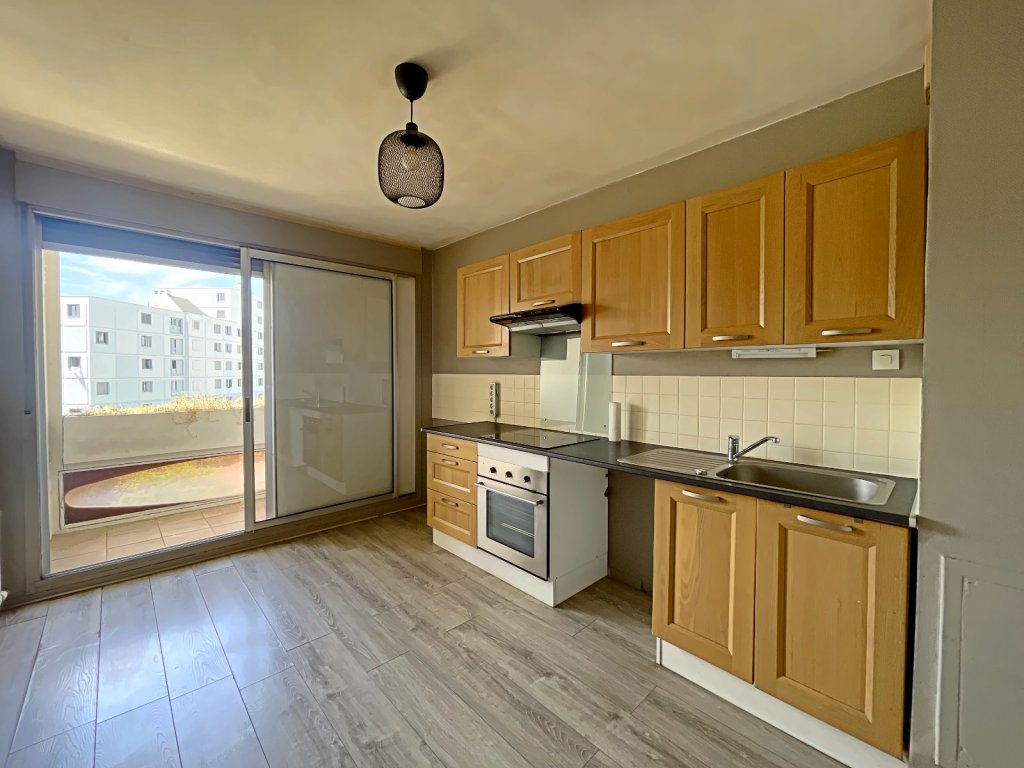 Appartement F4 avec balcon et garage secteur Hauts de Montaud