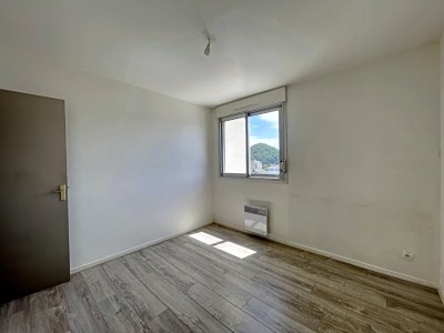Appartement F4 avec balcon et garage secteur Hauts de Montaud
