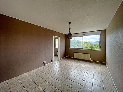 APPARTEMENT T4 A VENDRE - ST ETIENNE - 73.84 m2 - 72 500 €