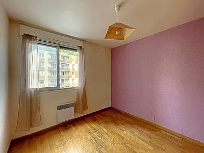 APPARTEMENT T4 A VENDRE - ST ETIENNE - 73.84 m2 - 72 500 €