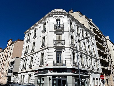 APPARTEMENT T4 A VENDRE - ST ETIENNE Centre Ville - 100 m2 - 189 000 €