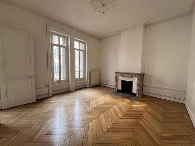 APPARTEMENT T4 A VENDRE - ST ETIENNE Centre Ville - 100 m2 - 189 000 €