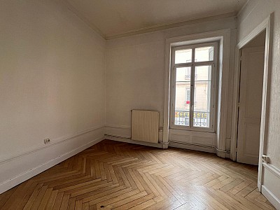 APPARTEMENT T4 A VENDRE - ST ETIENNE Centre Ville - 100 m2 - 189 000 €