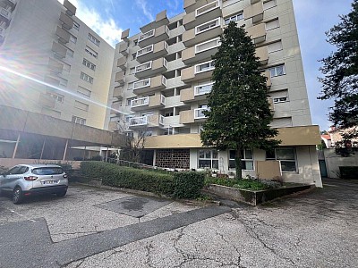 APPARTEMENT T4 A VENDRE - ST ETIENNE - 76 m2 - 69 500 €