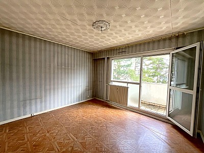 APPARTEMENT T4 A VENDRE - ST ETIENNE - 76 m2 - 69 500 €