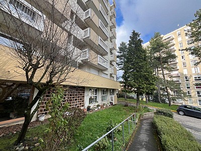 APPARTEMENT T4 A VENDRE - ST ETIENNE - 76 m2 - 69 500 €