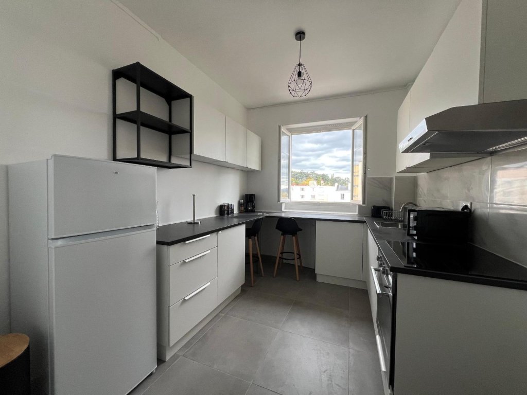 APPARTEMENT T4 A VENDRE - ST ETIENNE - 79.6 m2 - 106 000 &euro;