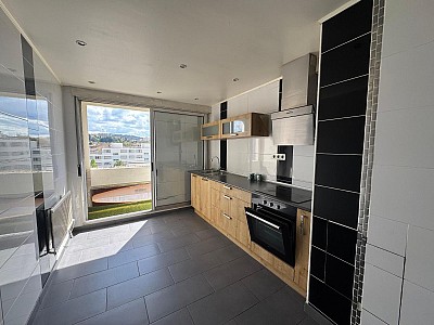 APPARTEMENT T4 A VENDRE - ST ETIENNE - 62.49 m2 - 72 000 €