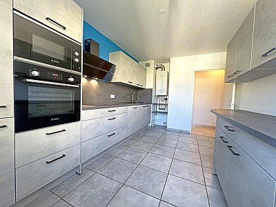 APPARTEMENT T4 A VENDRE - ST ETIENNE - 82 m2 - 109 000 €