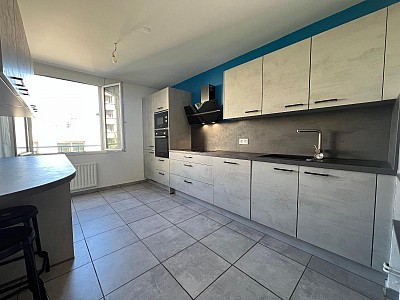 APPARTEMENT T4 A VENDRE - ST ETIENNE - 82 m2 - 109 000 €