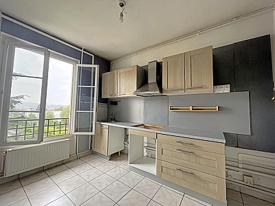 APPARTEMENT T4 A VENDRE - ST ETIENNE Centre Ville - 77.63 m2 - 85 000 €