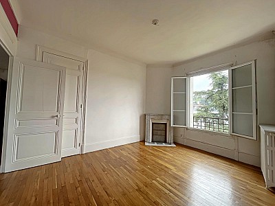 APPARTEMENT T4 A VENDRE - ST ETIENNE Centre Ville - 77.63 m2 - 85 000 €