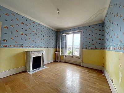 APPARTEMENT T4 A VENDRE - ST ETIENNE Centre Ville - 78.8 m2 - 69 000 €